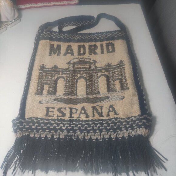 Bag showing the Shield of Spain. Crossbody Style in a Woven Cotton. - Picture 3 of 6